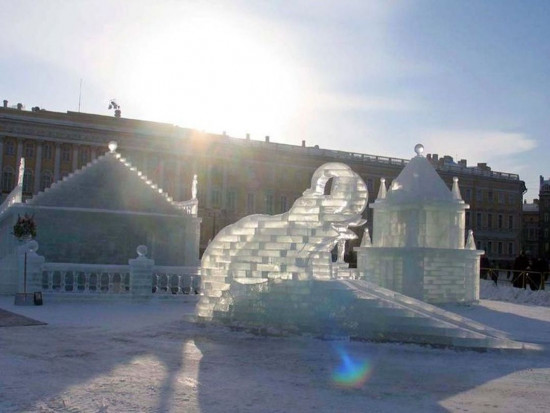 Превью статьи «Уникальные дома России: Ледяной дом»